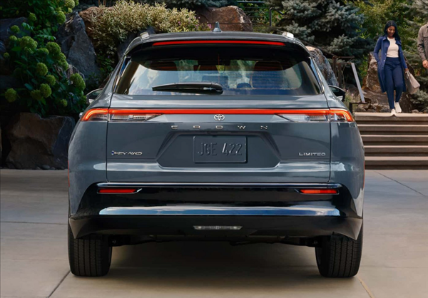 理想L7同級！皇冠Signia將于10月國內(nèi)上市：搭載2.5L插混動力