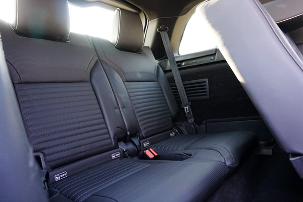  依舊硬漢形象 試駕路虎發現5