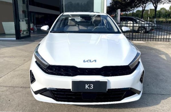 新款起亞K3內飾曝光！配置大提升 但取消了實體按鍵