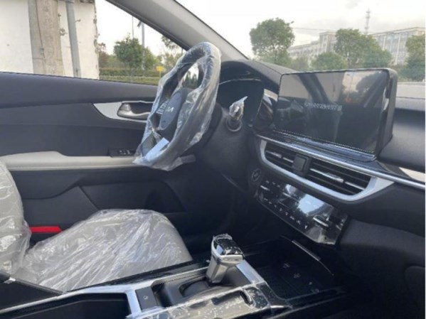 新款起亞K3內飾曝光！配置大提升 但取消了實體按鍵