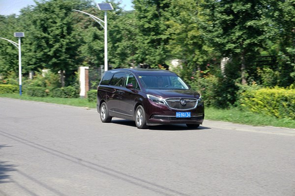 全方位提升 萬車網試駕別克GL8 Avenir