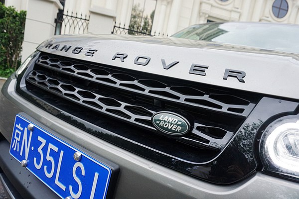 紳士也瘋狂 試駕路虎攬勝運動版