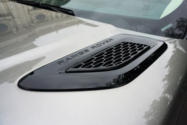 紳士也瘋狂 試駕路虎攬勝運動版