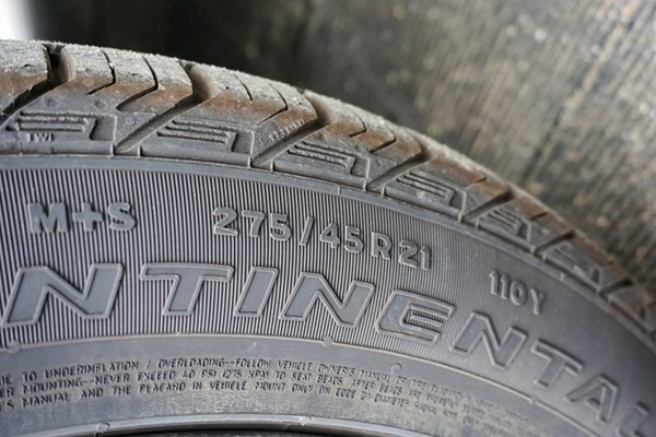 紳士也瘋狂 試駕路虎攬勝運動版