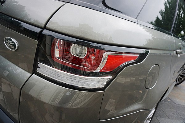 紳士也瘋狂 試駕路虎攬勝運動版