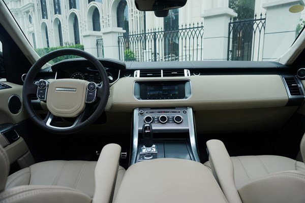 紳士也瘋狂 試駕路虎攬勝運動版