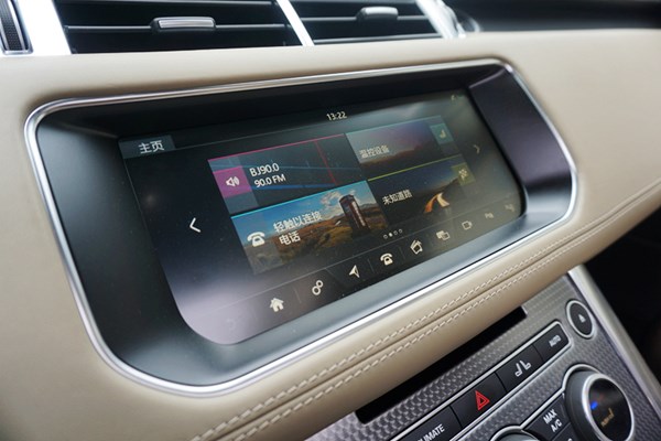 紳士也瘋狂 試駕路虎攬勝運動版