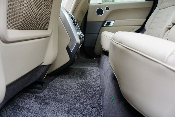 紳士也瘋狂 試駕路虎攬勝運動版