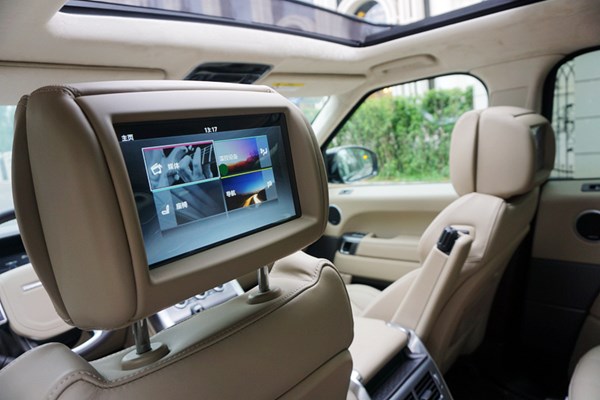 紳士也瘋狂 試駕路虎攬勝運動版