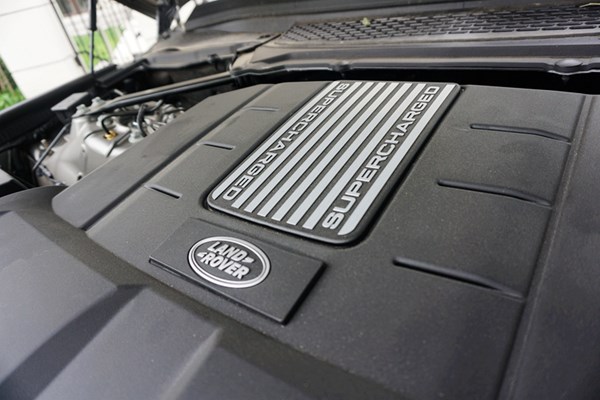 續(xù)寫運動傳奇 試駕路虎攬勝運動版 