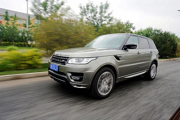 續(xù)寫運動傳奇 試駕路虎攬勝運動版 
