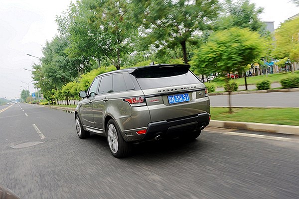 續(xù)寫運動傳奇 試駕路虎攬勝運動版 