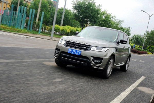 續(xù)寫運動傳奇 試駕路虎攬勝運動版 