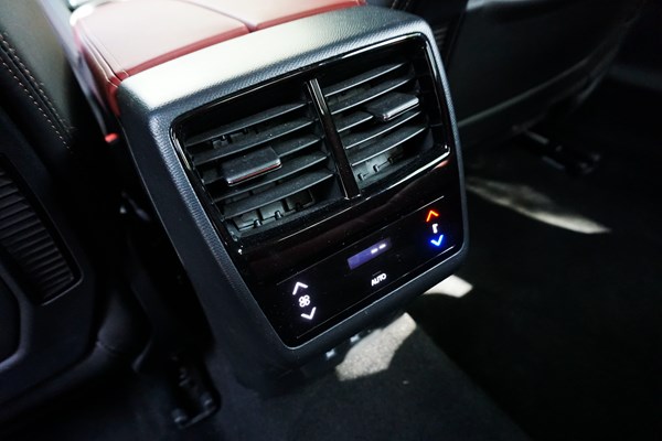 陸上太空艙 試駕東風(fēng)標(biāo)致508L激情版