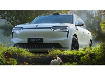 車頂沒有包了！全新問界M7業界首發：詳解華為艙內激光Limera