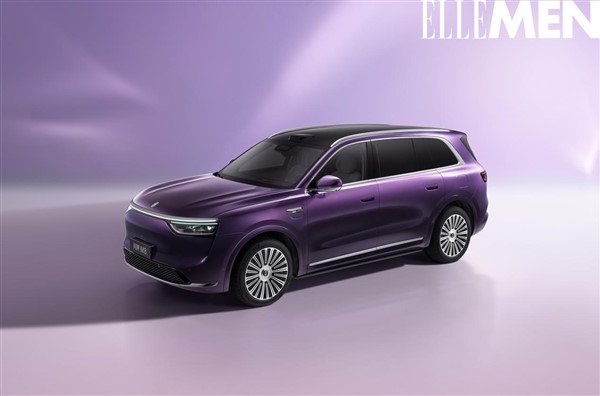 問界M8純電版新色夜紫官宣：納米級光影 微米級噴涂 毫米級AI檢測