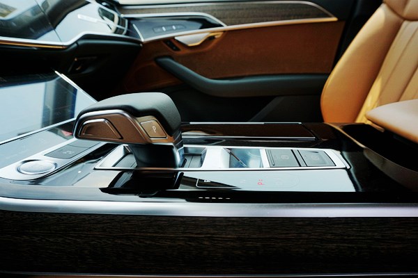 全副武裝的紳士 試駕2019款奧迪A8