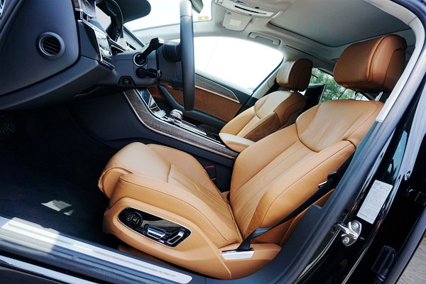 全副武裝的紳士 試駕2019款奧迪A8