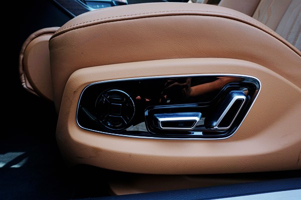 全副武裝的紳士 試駕2019款奧迪A8