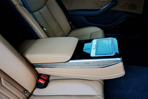 全副武裝的紳士 試駕2019款奧迪A8