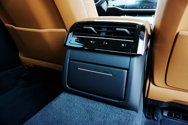 全副武裝的紳士 試駕2019款奧迪A8