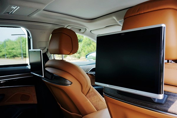 全副武裝的紳士 試駕2019款奧迪A8