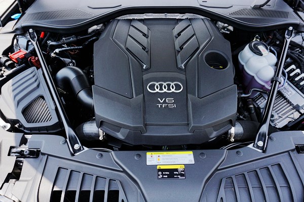 全副武裝的紳士 試駕2019款奧迪A8