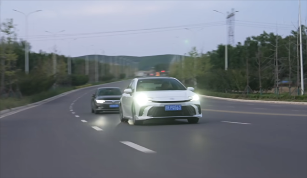 和比亞迪秦L誰更能跑 實測混動老大哥豐田凱瑞美：結果大跌眼鏡