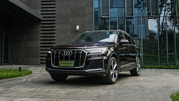 運(yùn)動(dòng)加科技 全新奧迪Q7評(píng)測(cè)