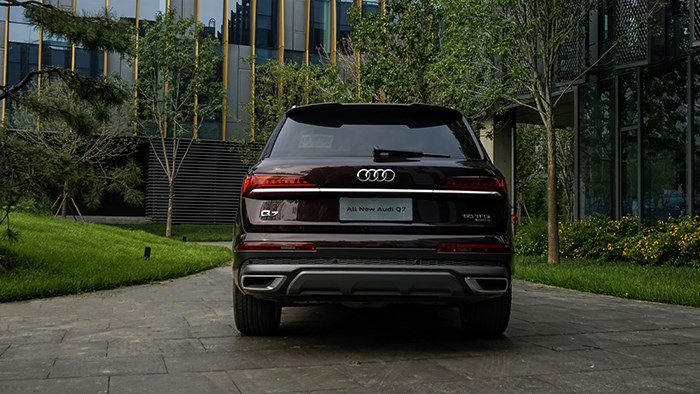 運(yùn)動(dòng)加科技 全新奧迪Q7評(píng)測(cè)