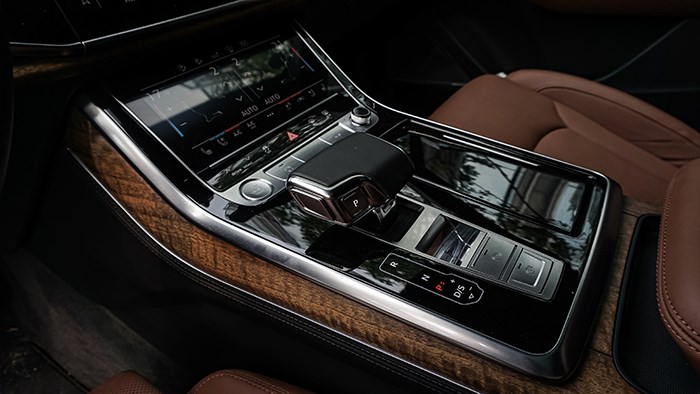 運(yùn)動(dòng)加科技 全新奧迪Q7評(píng)測(cè)