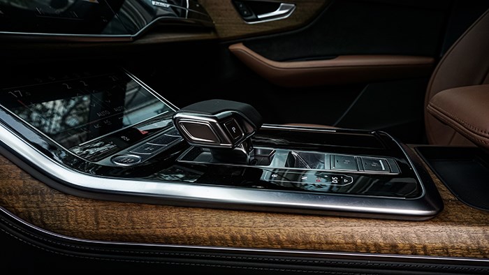 運(yùn)動(dòng)加科技 全新奧迪Q7評(píng)測(cè)