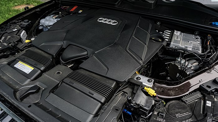 運(yùn)動(dòng)加科技 全新奧迪Q7評(píng)測(cè)