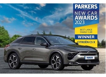 凡爾賽C5 X榮獲英國“最佳大型家用車”獎，并入圍全球最佳車型